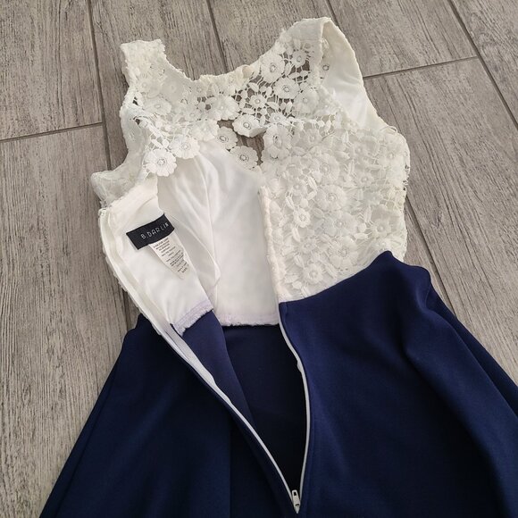 B. Darlin women's white and navy sleeveless laced dress size 0 - Picture 14 of 16